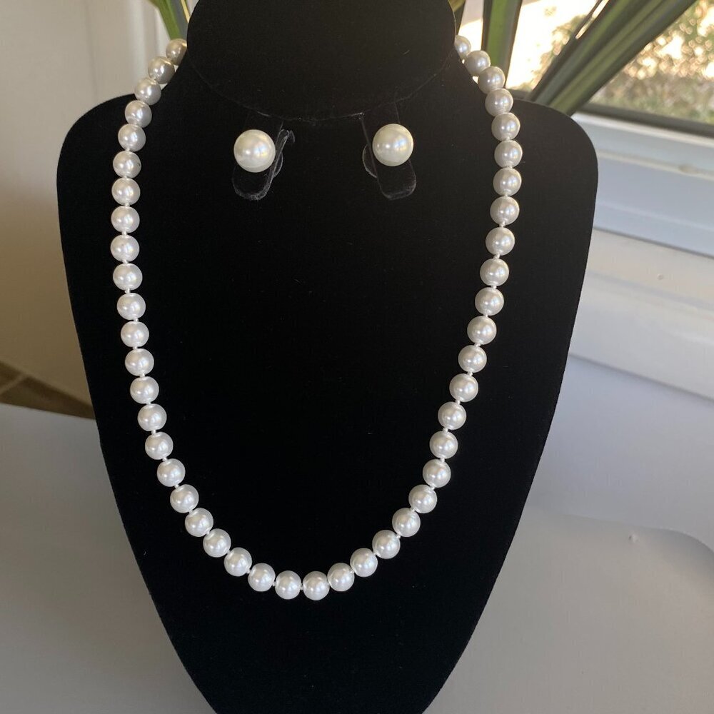 Fifth Avenue White Faux Pearl Necklace & Matching Earrings Set NWT - Picture 2 of 7